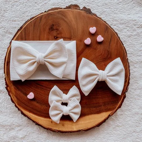 Little Royal Clip- Ivory