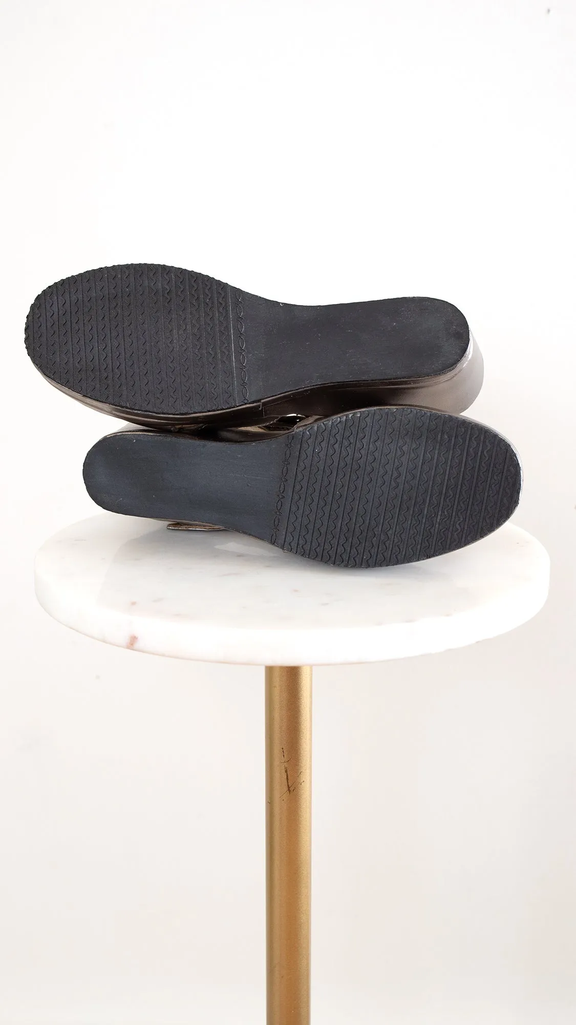 Modern RE-MIX "Meadow" Silver Leather Platform Wedges | size US 6