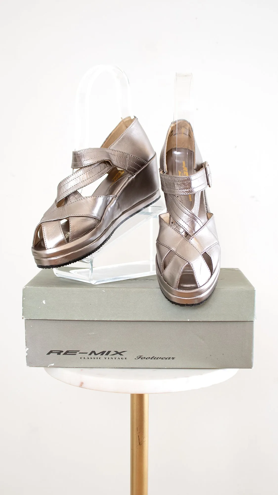 Modern RE-MIX "Meadow" Silver Leather Platform Wedges | size US 6