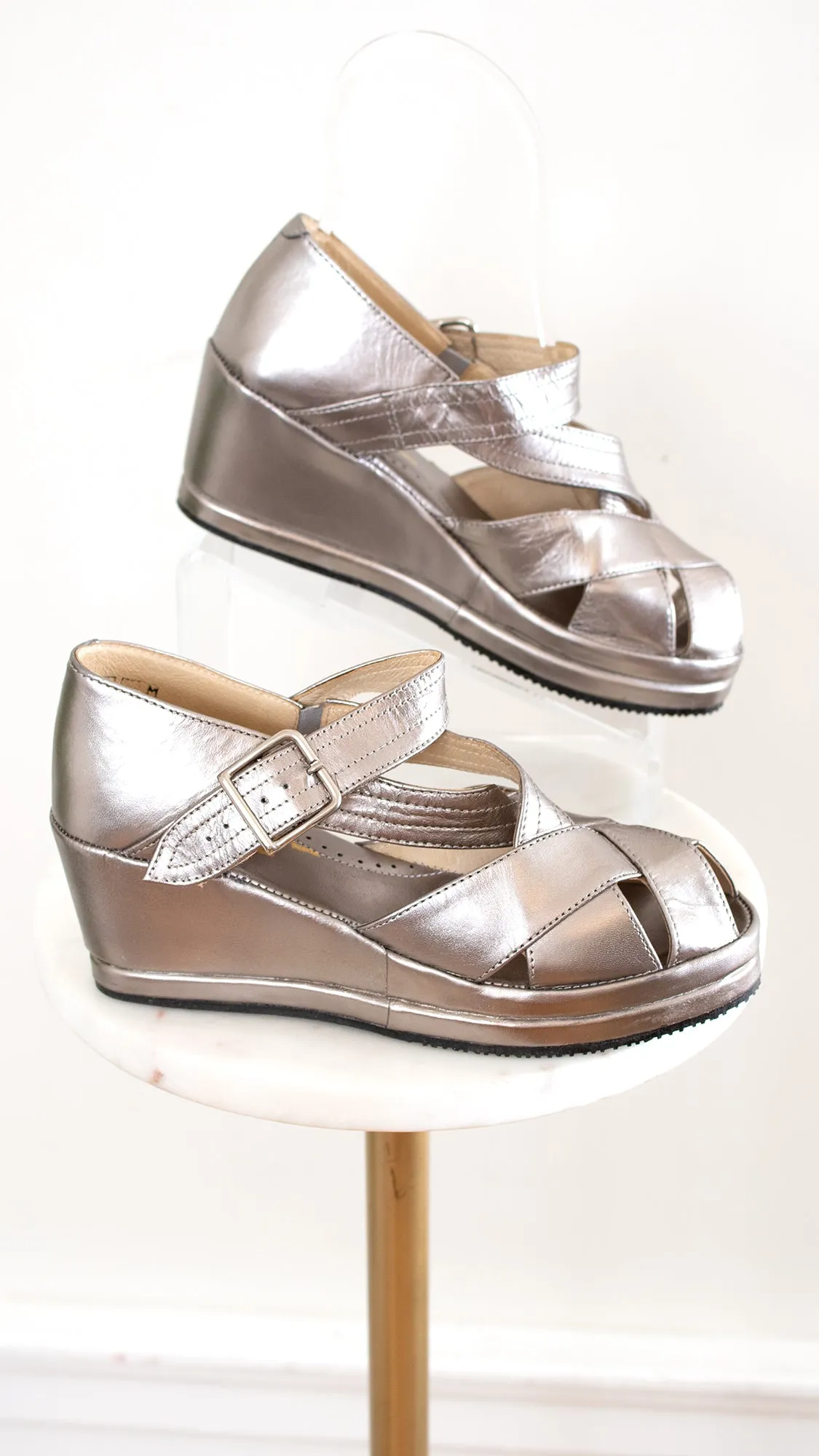 Modern RE-MIX "Meadow" Silver Leather Platform Wedges | size US 6