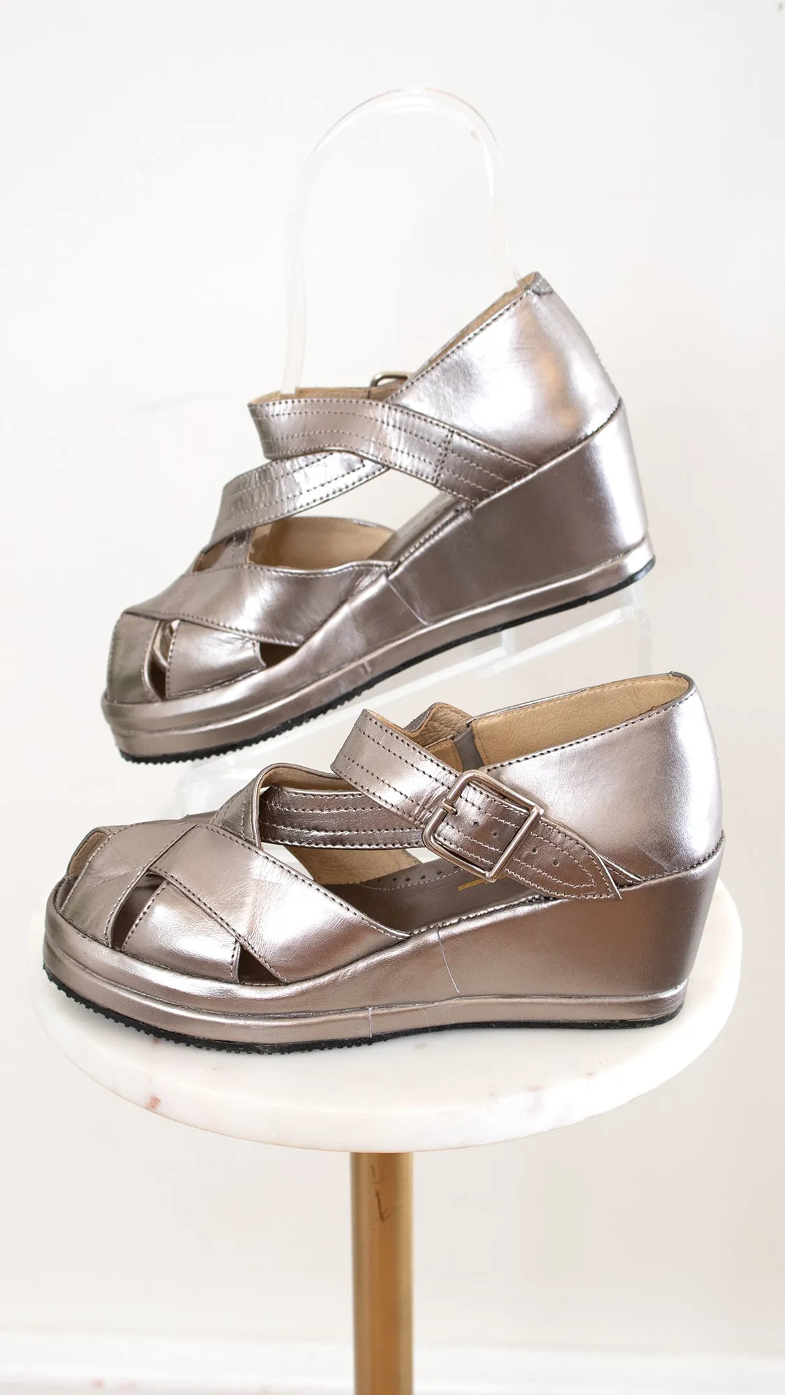 Modern RE-MIX "Meadow" Silver Leather Platform Wedges | size US 6