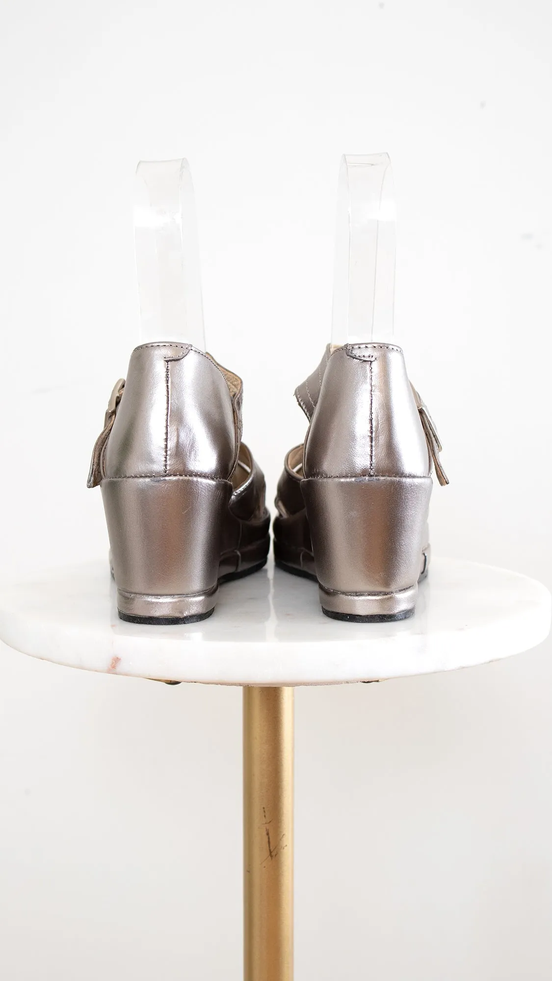 Modern RE-MIX "Meadow" Silver Leather Platform Wedges | size US 6